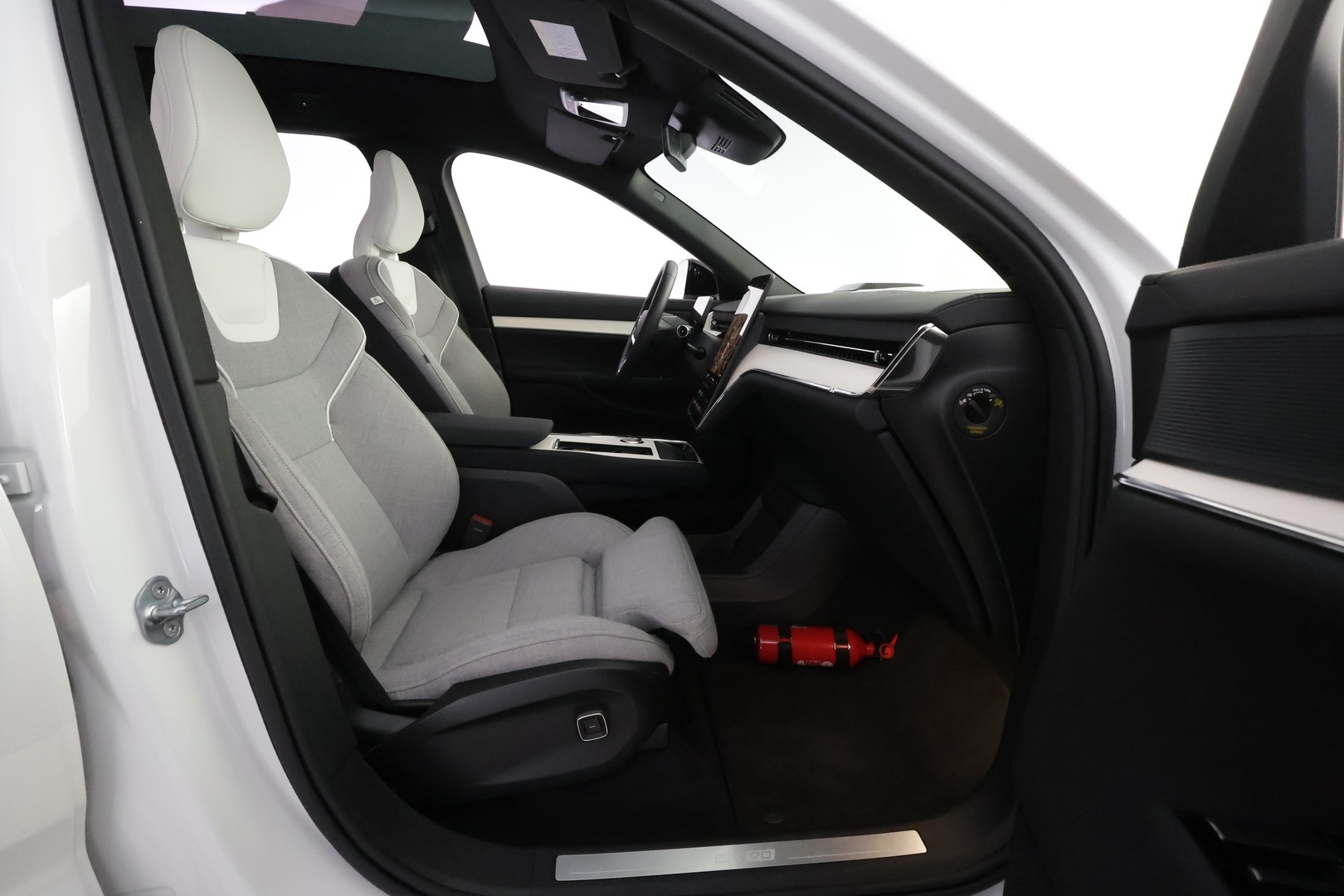 VOLVO EX90 2025