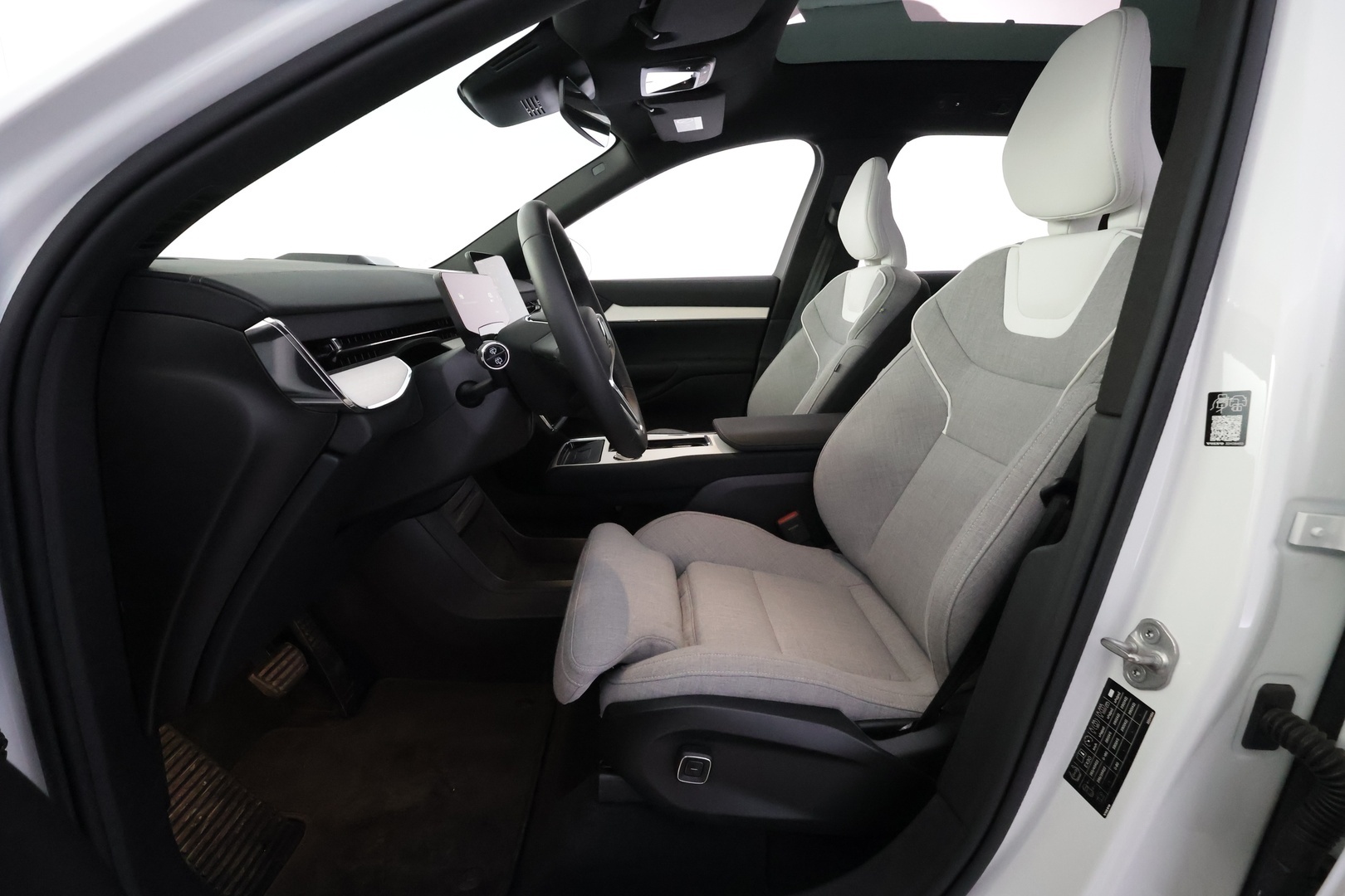 VOLVO EX90 2025