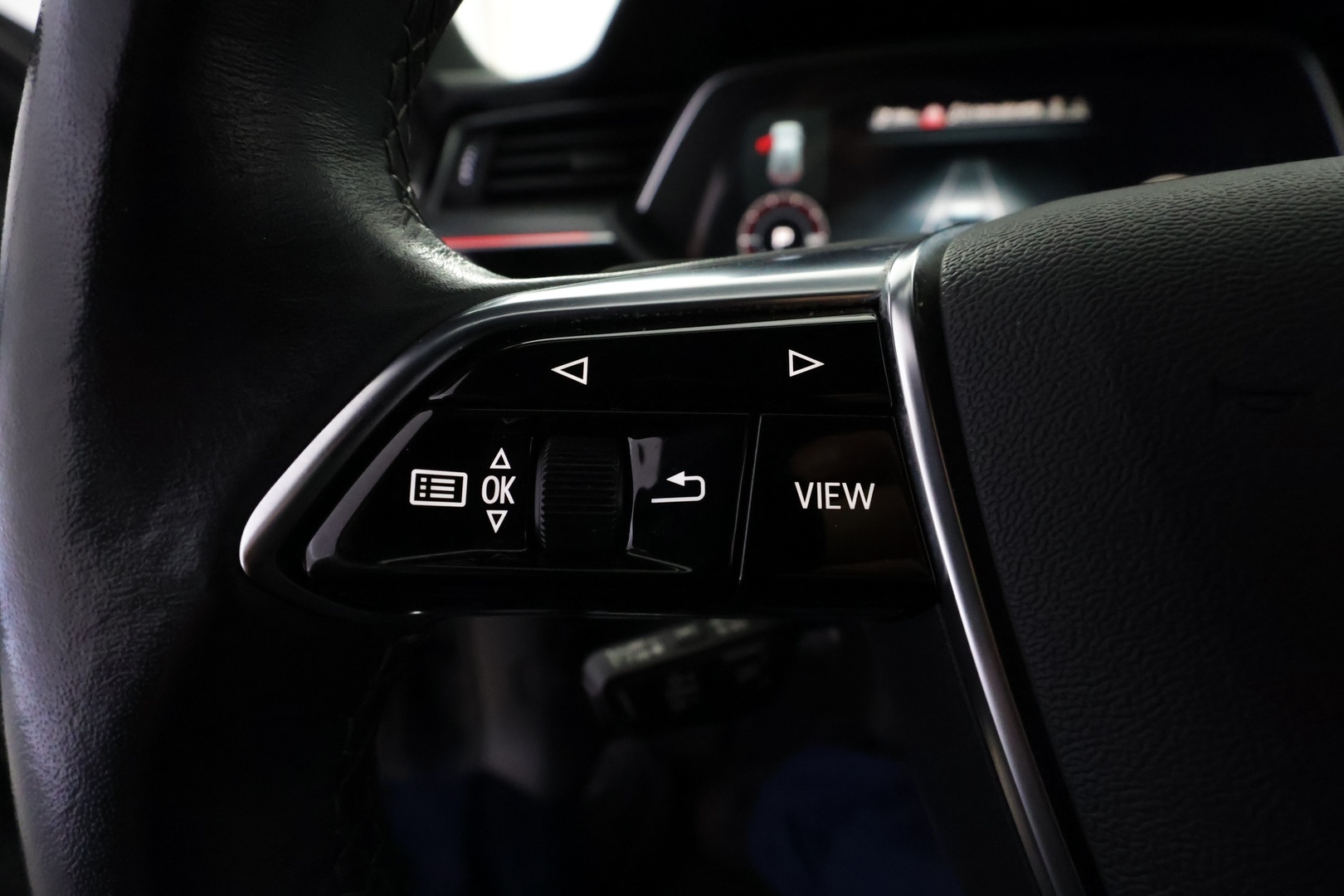 AUDI Q8 E-TRON 2024