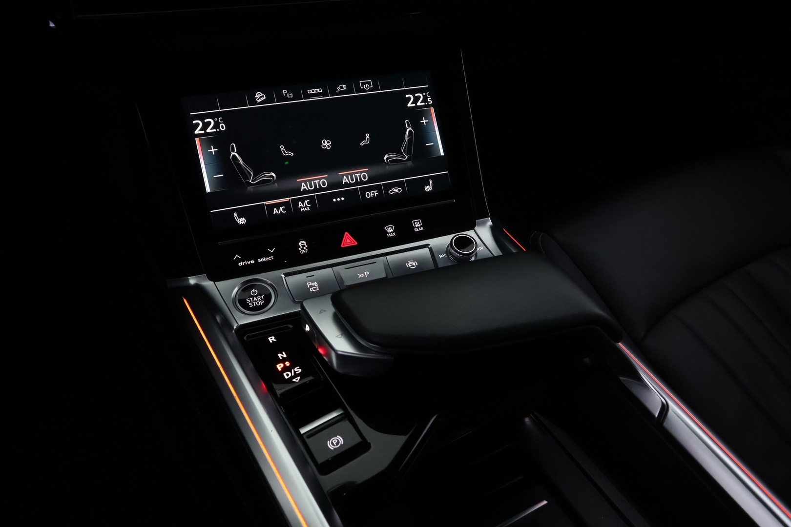 AUDI Q8 E-TRON 2024