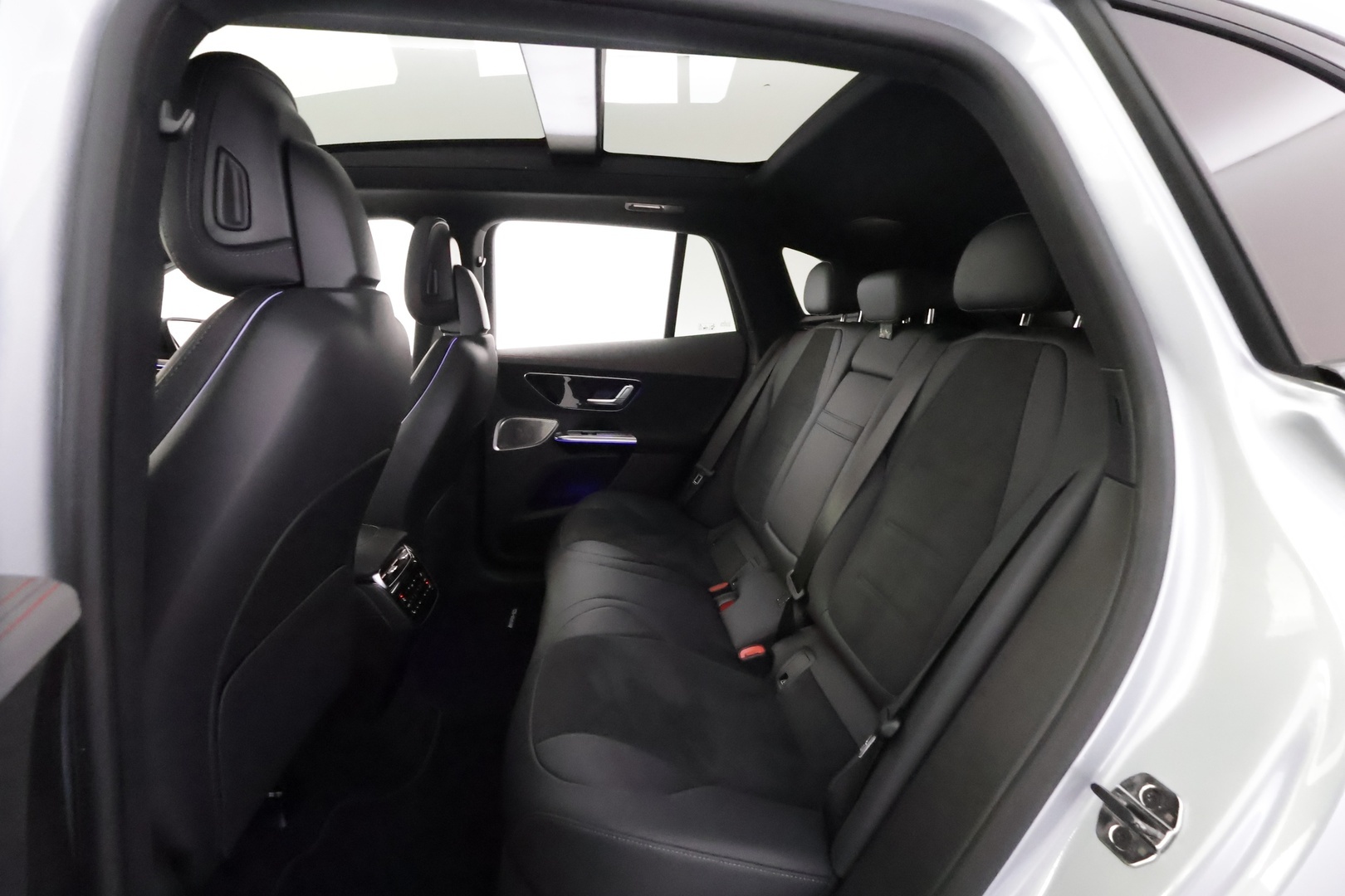 MERCEDES-BENZ EQE SUV 2025