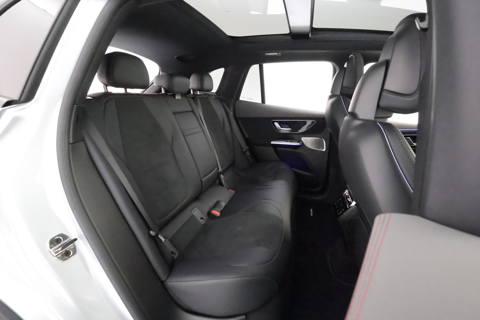 MERCEDES-BENZ EQE SUV 2025