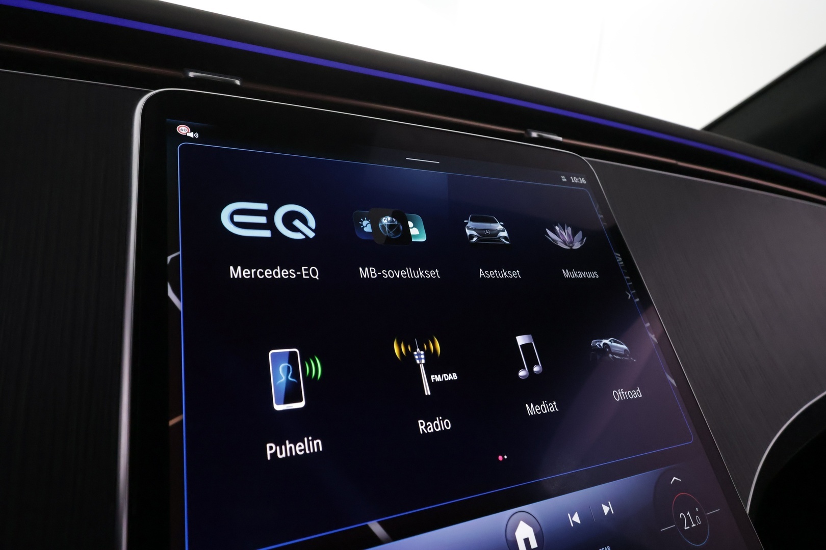 MERCEDES-BENZ EQE SUV 2025