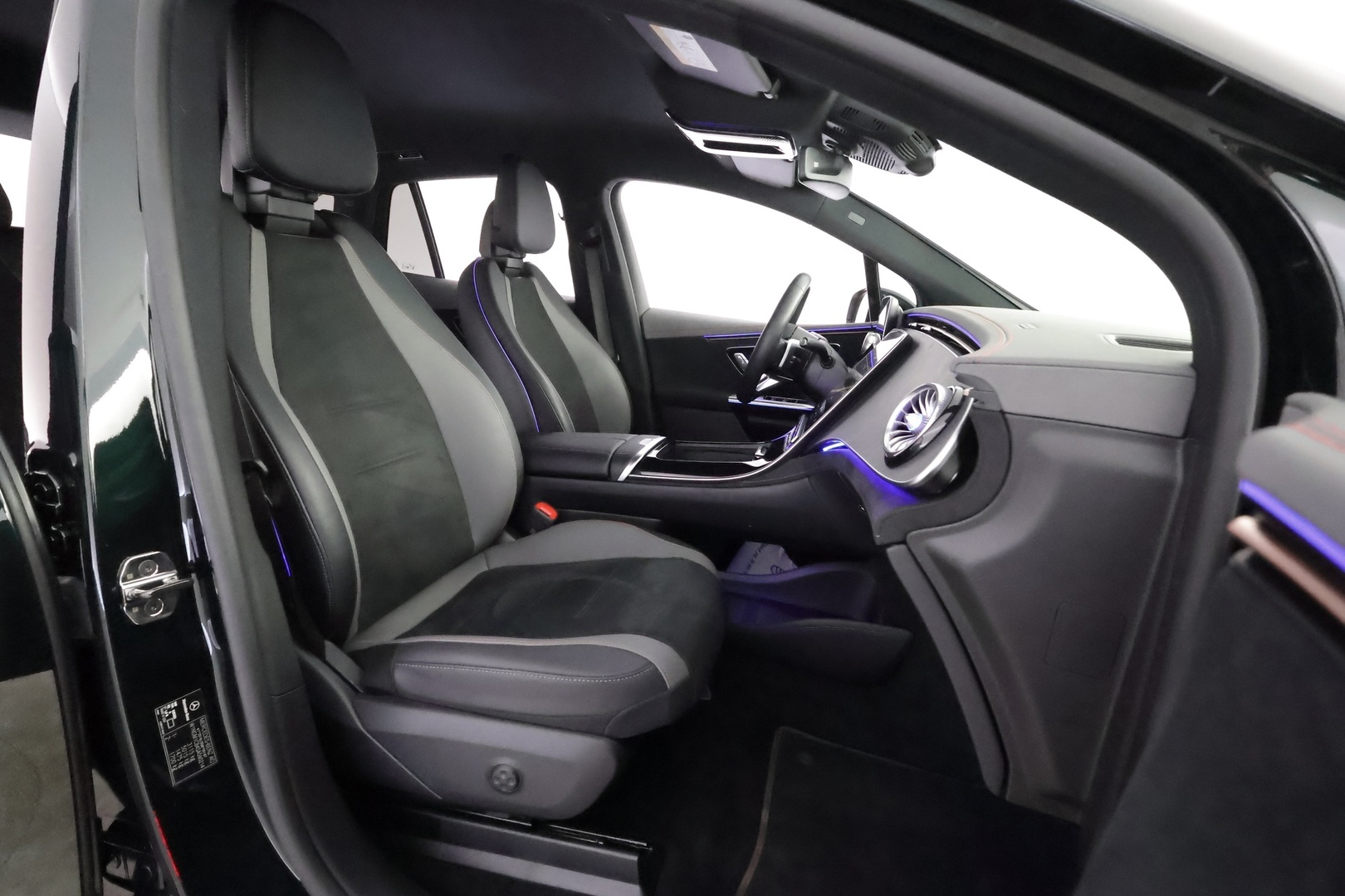 MERCEDES-BENZ EQE SUV 2025