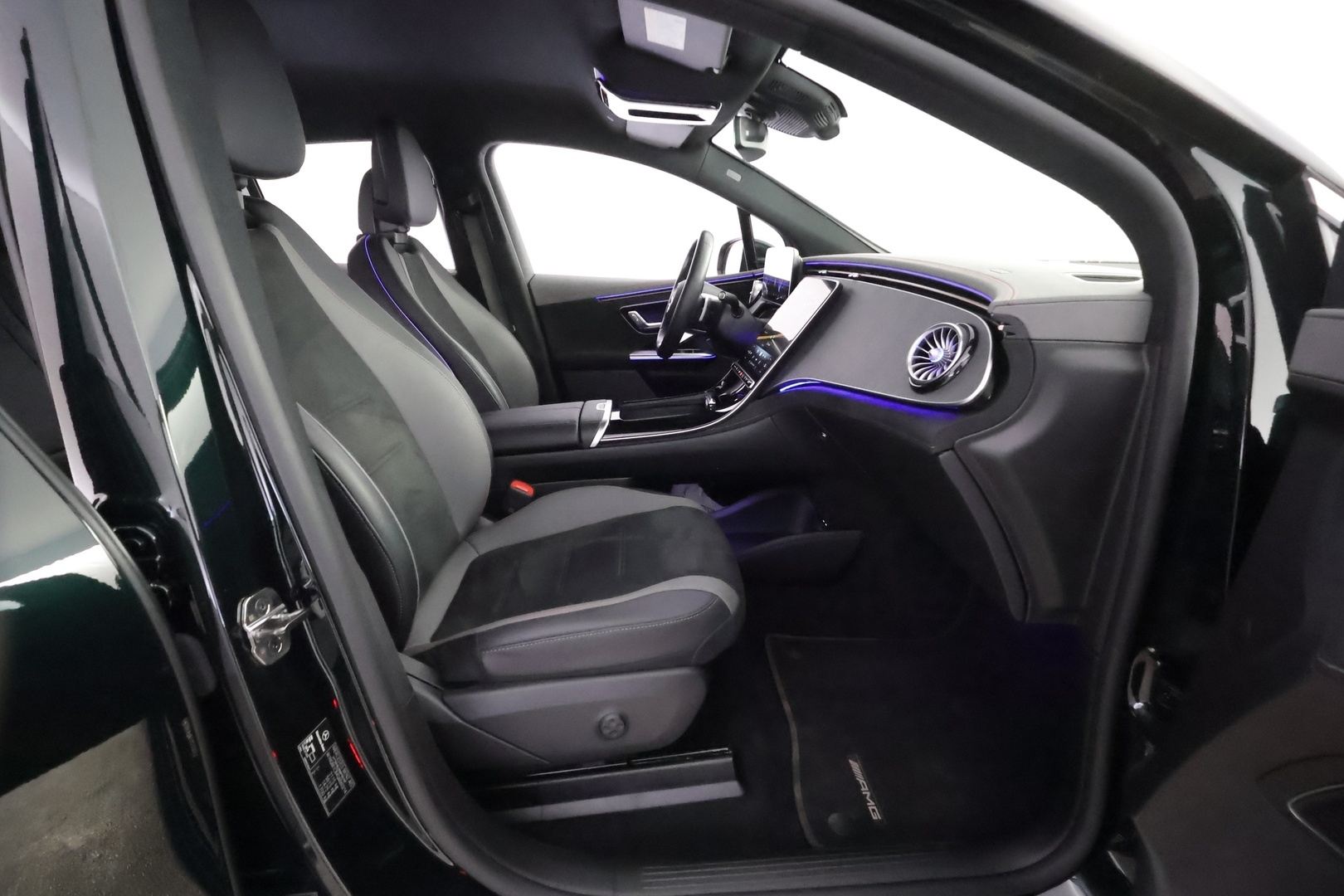 MERCEDES-BENZ EQE SUV 2025