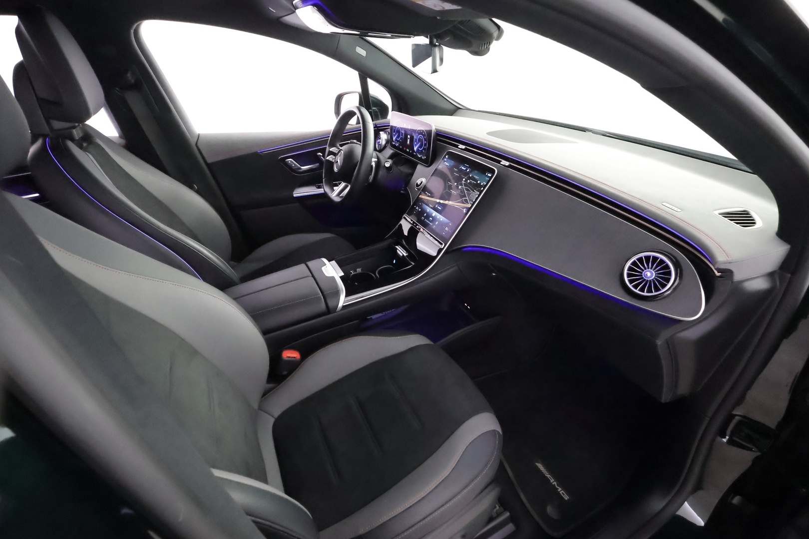 MERCEDES-BENZ EQE SUV 2025