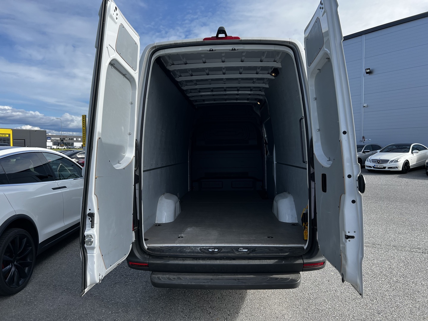 MERCEDES-BENZ SPRINTER 2025