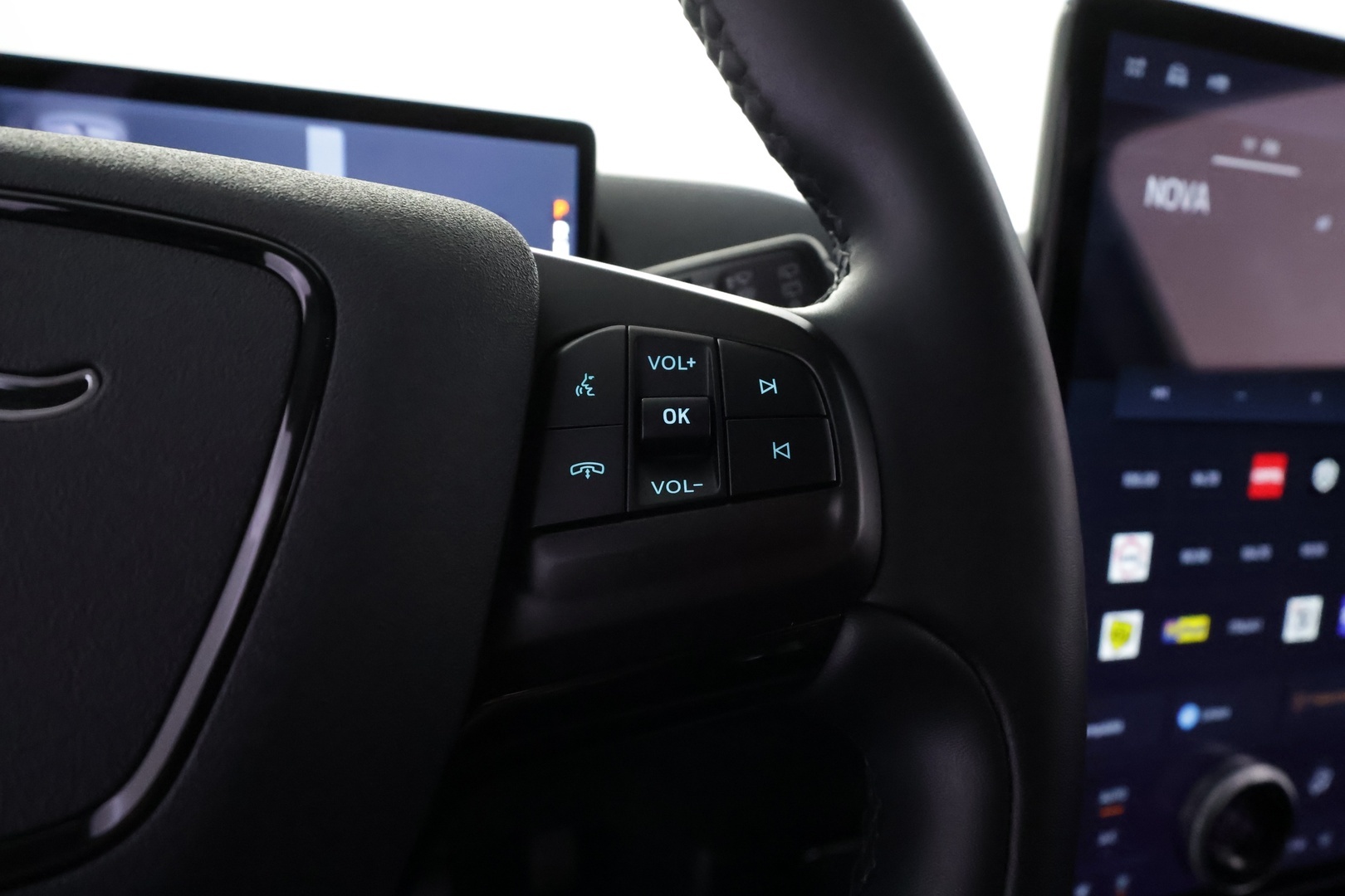 FORD Mustang Mach-E 2023