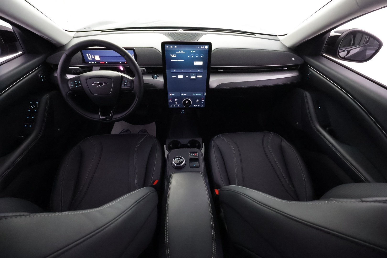 FORD Mustang Mach-E 2023