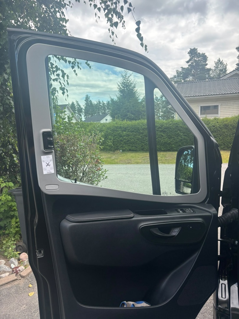 MERCEDES-BENZ Sprinter 2023
