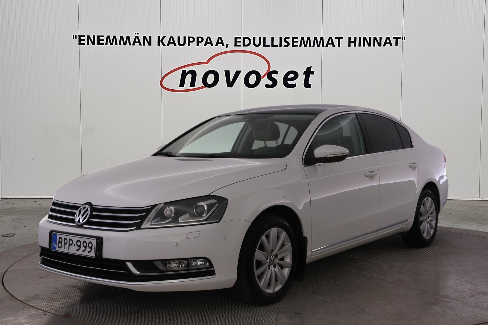 VOLKSWAGEN Passat 2012