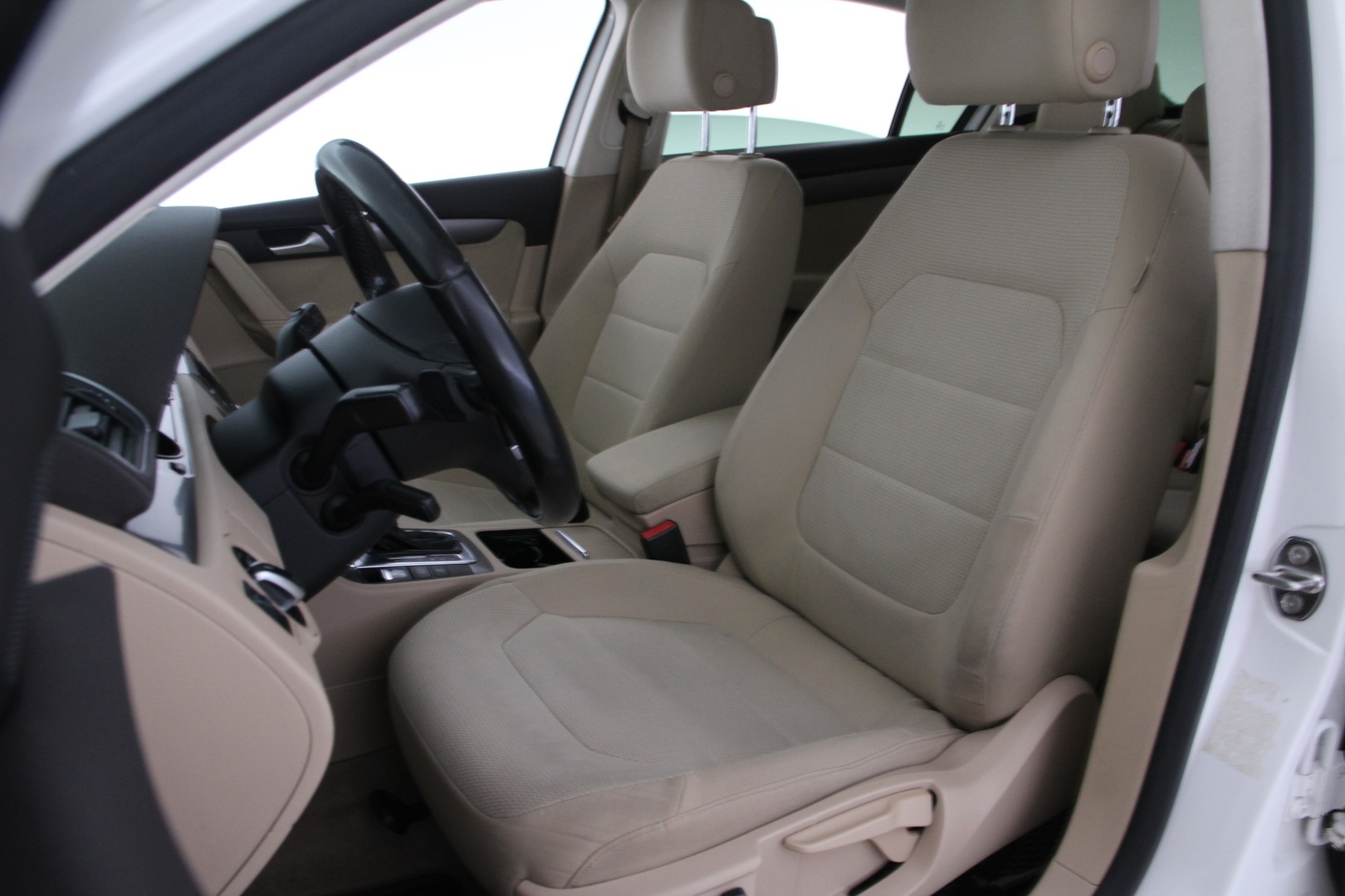 VOLKSWAGEN Passat 2012