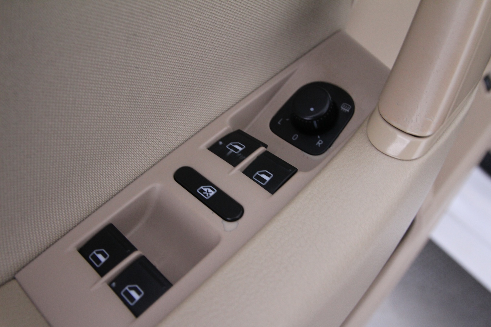 VOLKSWAGEN Passat 2012