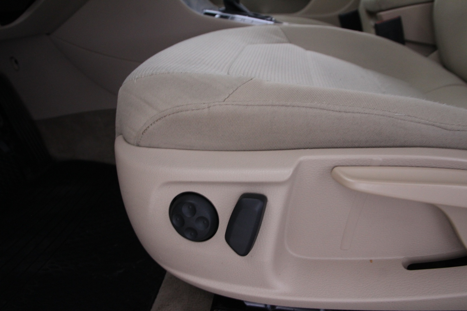 VOLKSWAGEN Passat 2012