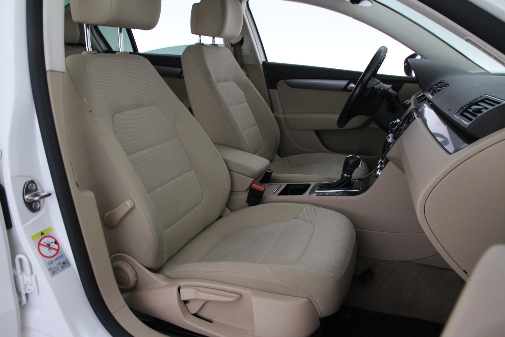 VOLKSWAGEN Passat 2012