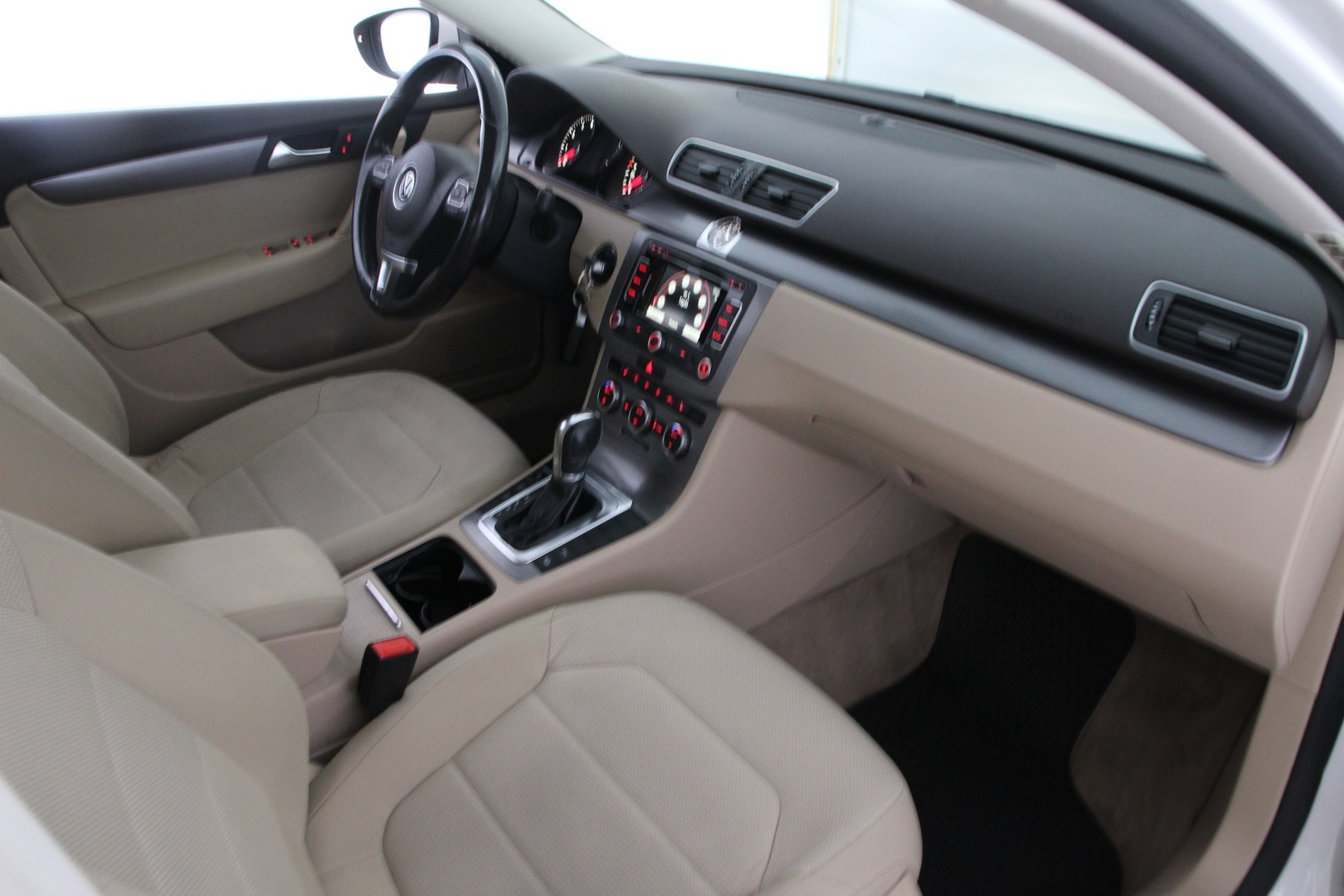 VOLKSWAGEN Passat 2012