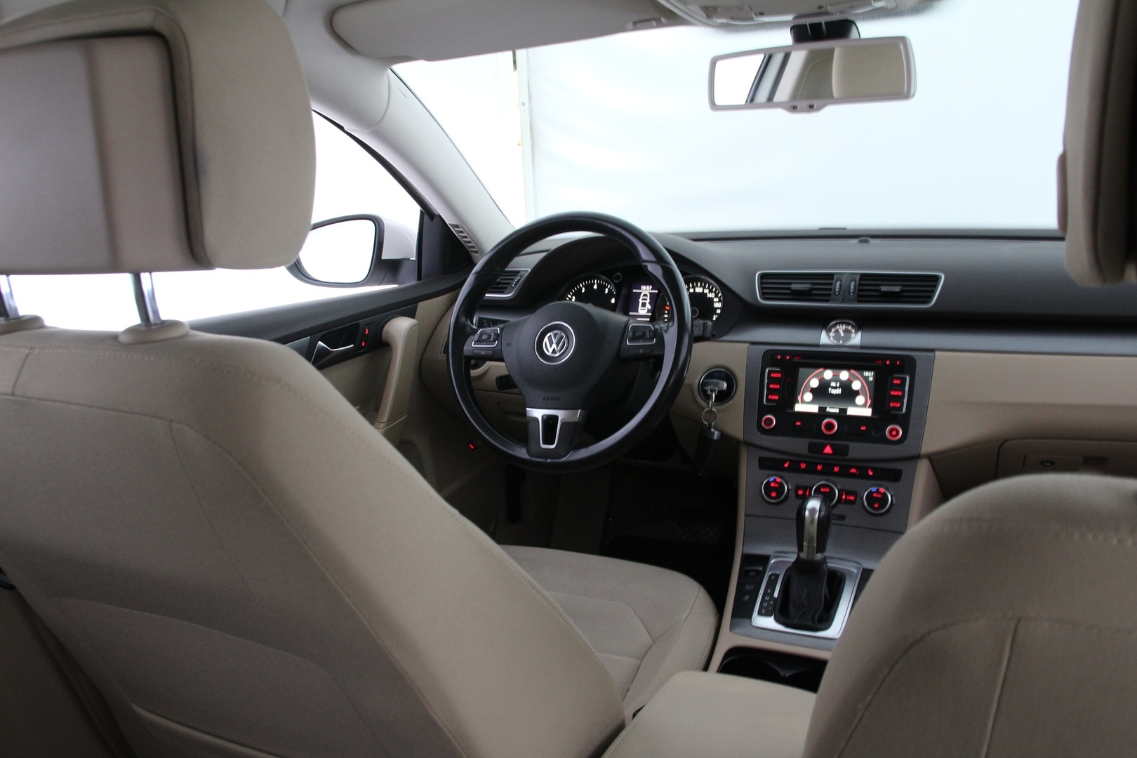 VOLKSWAGEN Passat 2012