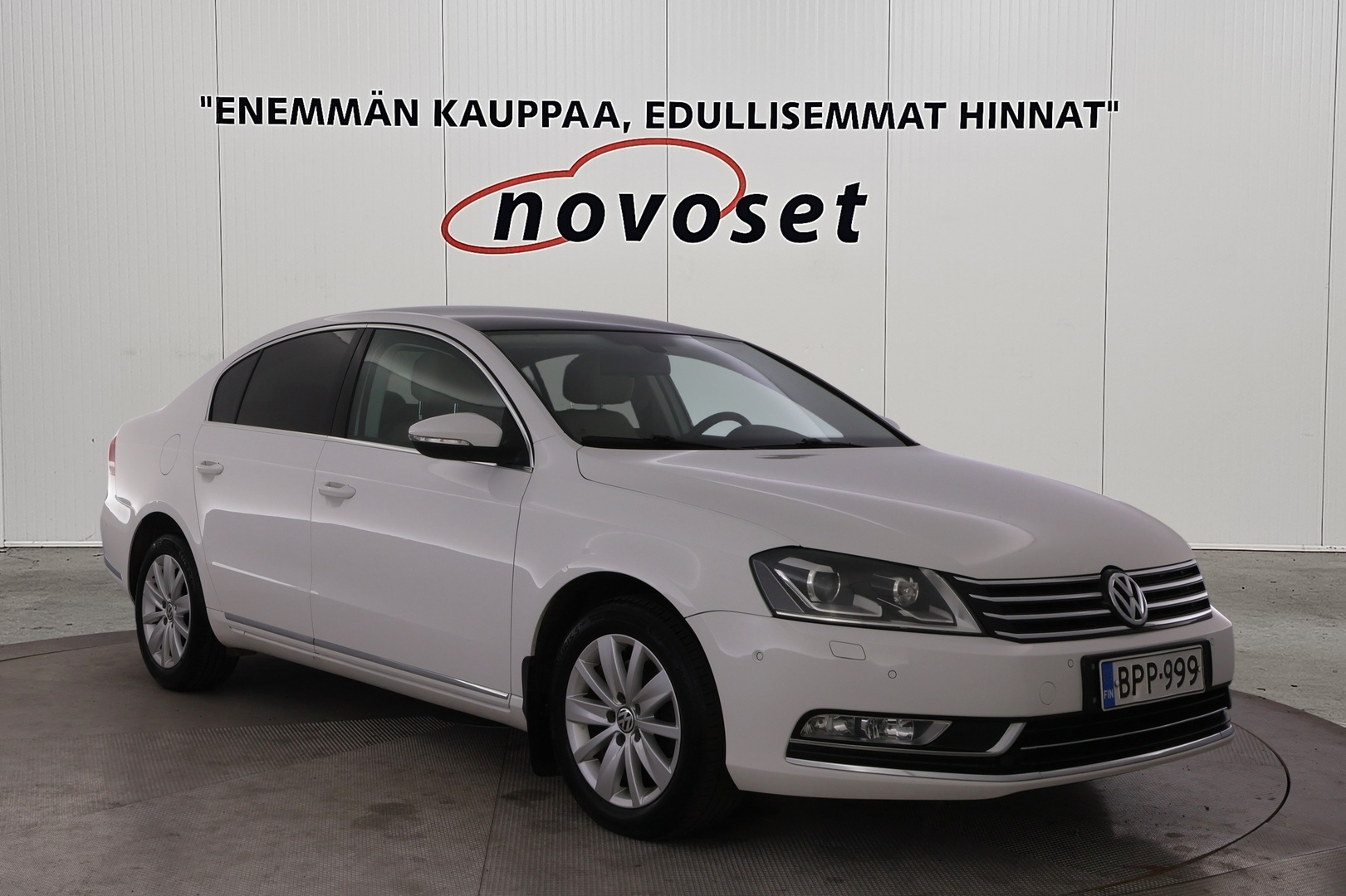 VOLKSWAGEN Passat 2012