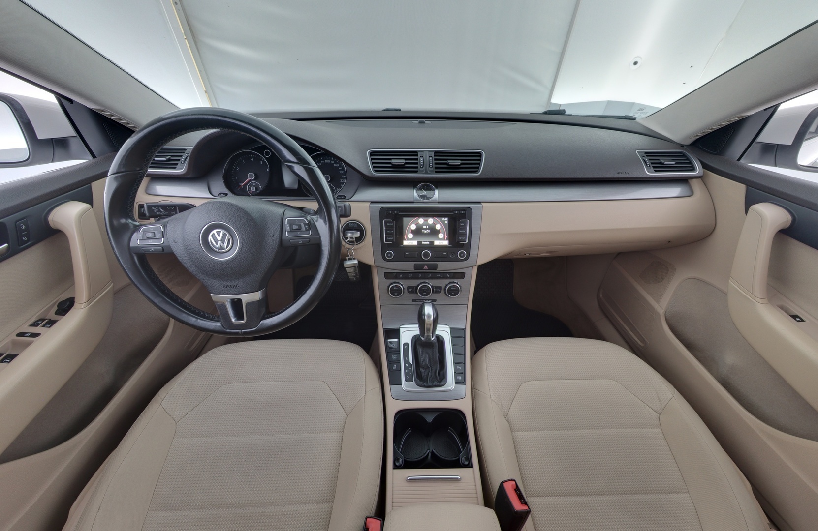 VOLKSWAGEN Passat 2012