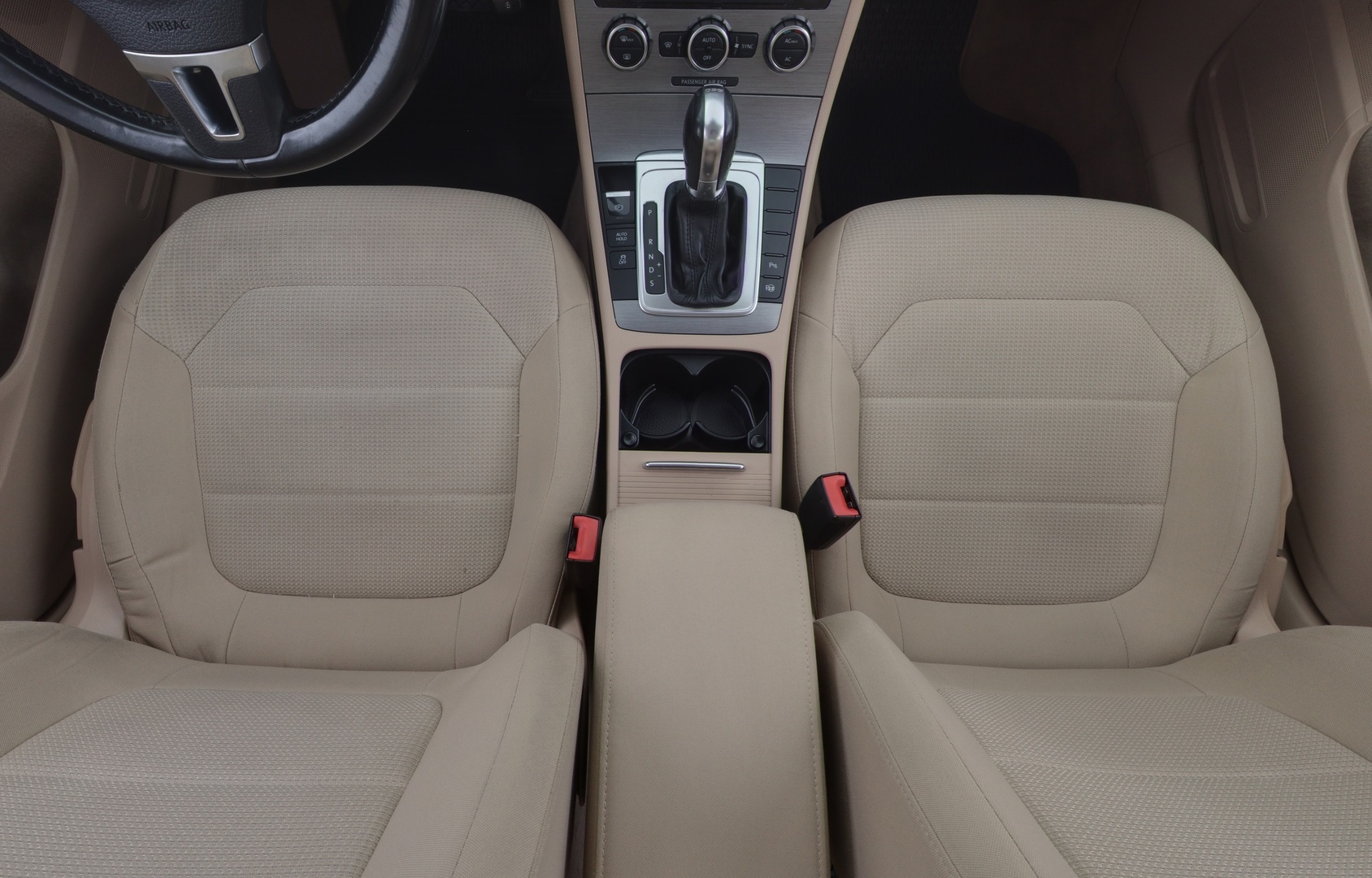 VOLKSWAGEN Passat 2012