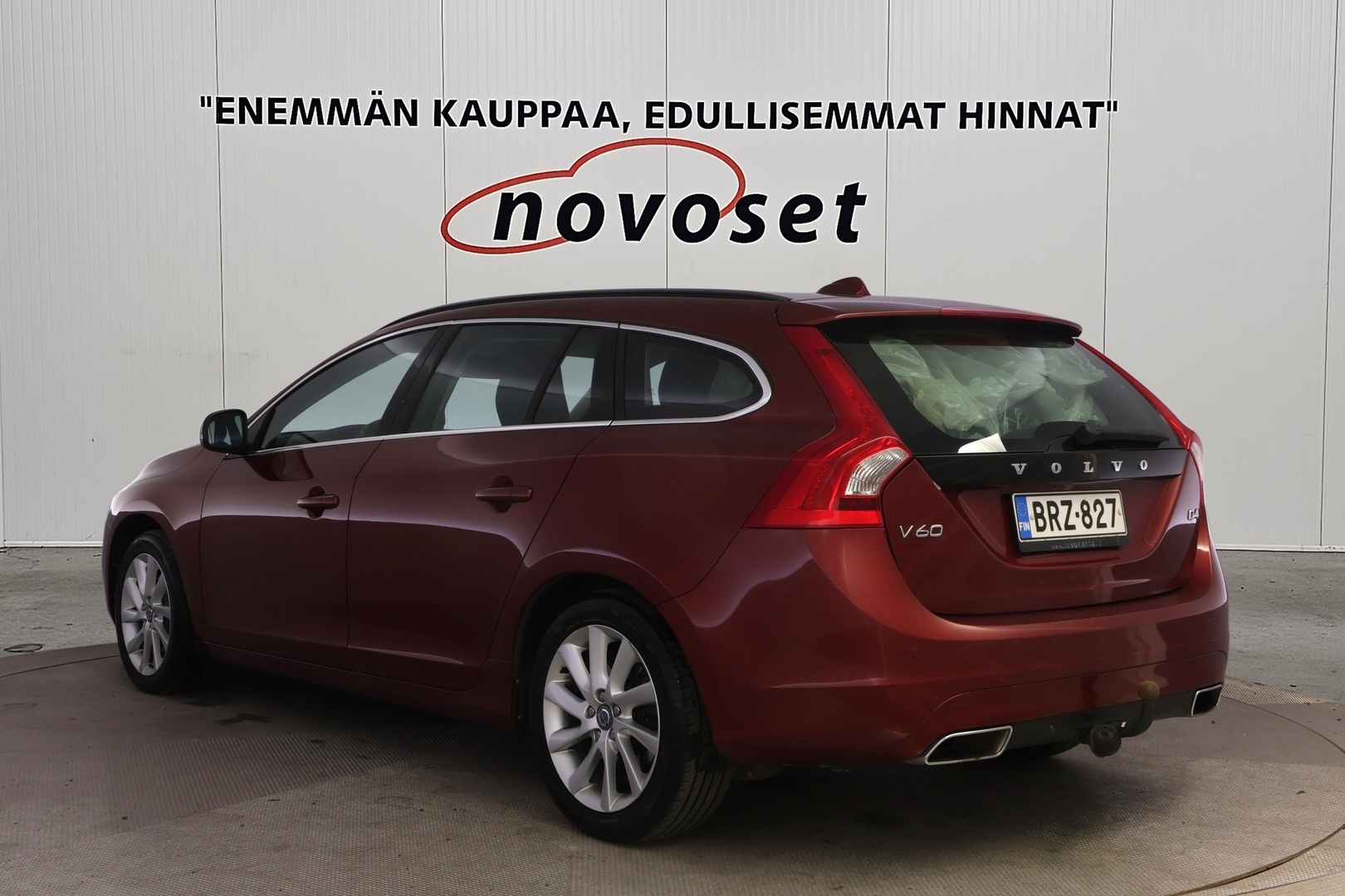 VOLVO V60 2015