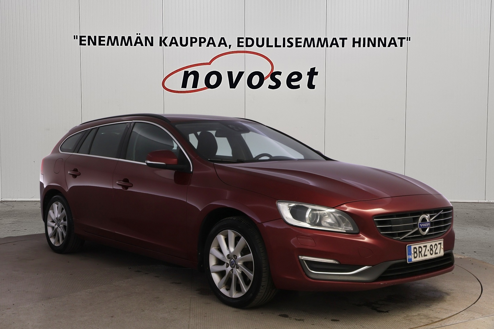 VOLVO V60 2015
