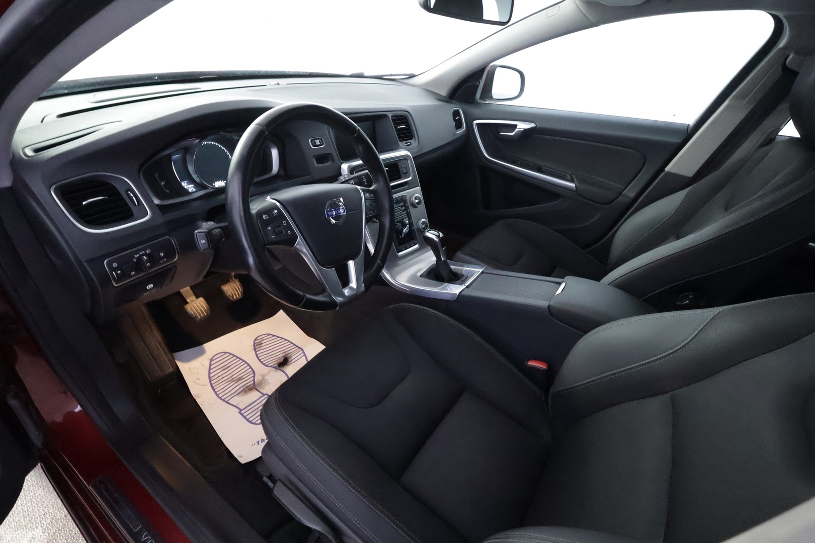 VOLVO V60 2015