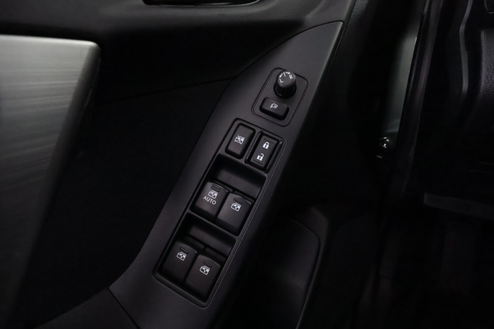 SUBARU Forester 2015