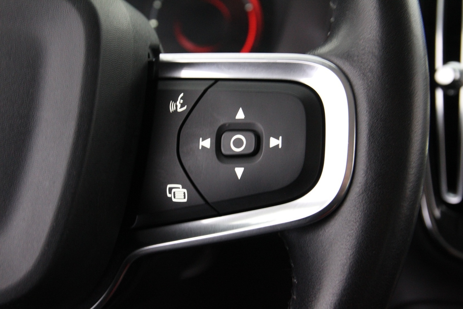 VOLVO XC40 2019