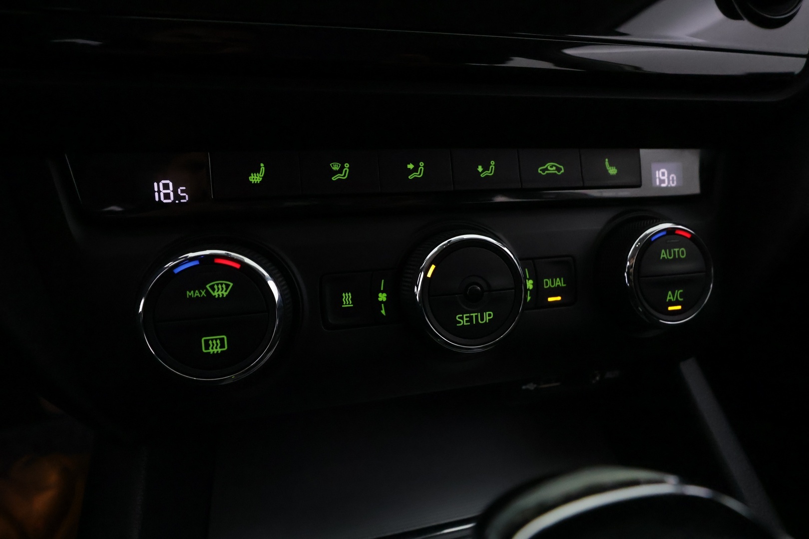 SKODA Octavia 2014