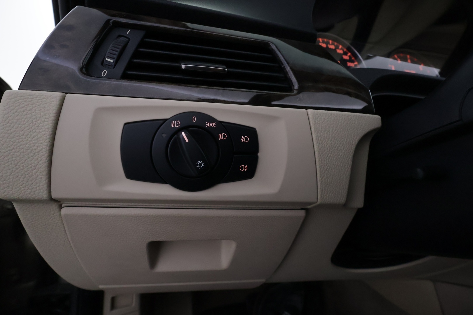 BMW 320 2008