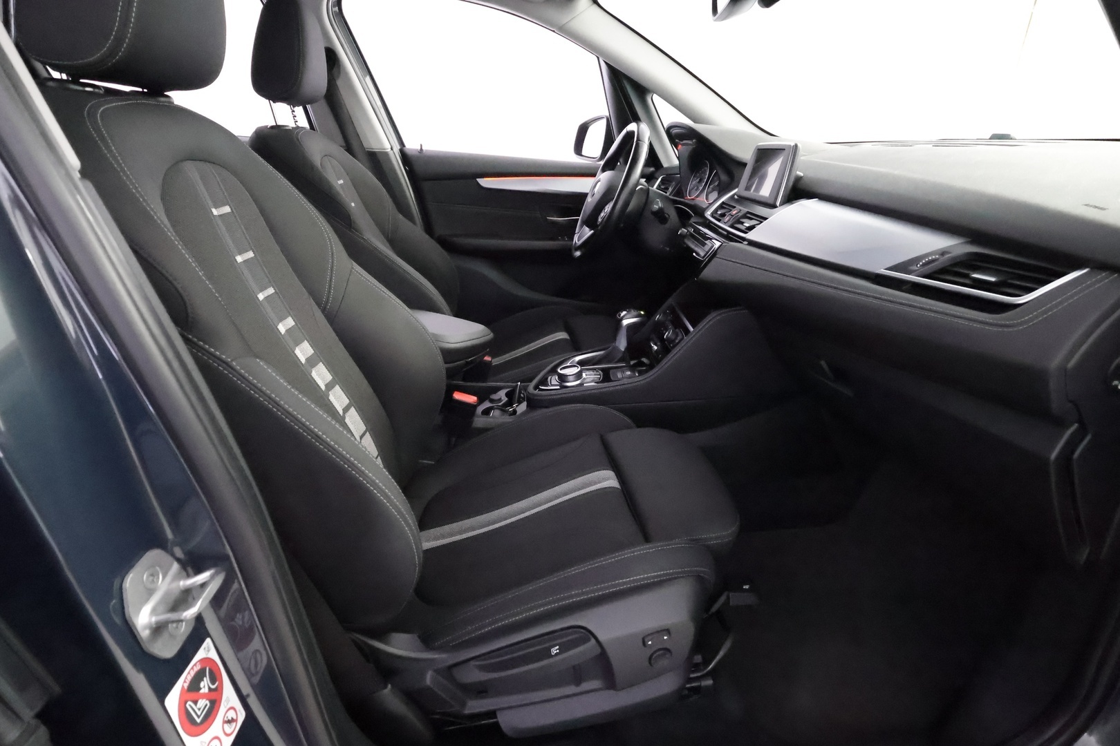 BMW 225 2017