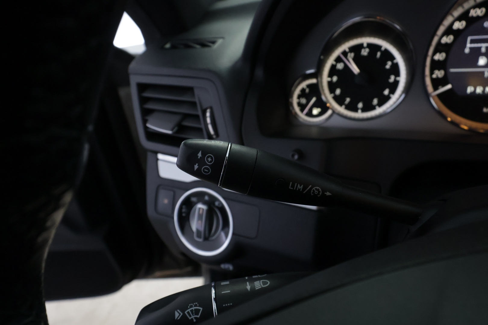 MERCEDES-BENZ E 2010