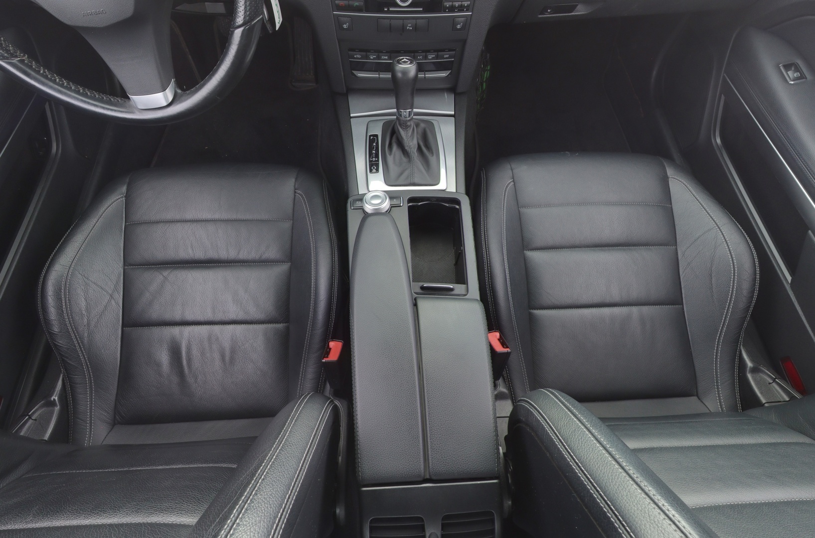 MERCEDES-BENZ E 2010