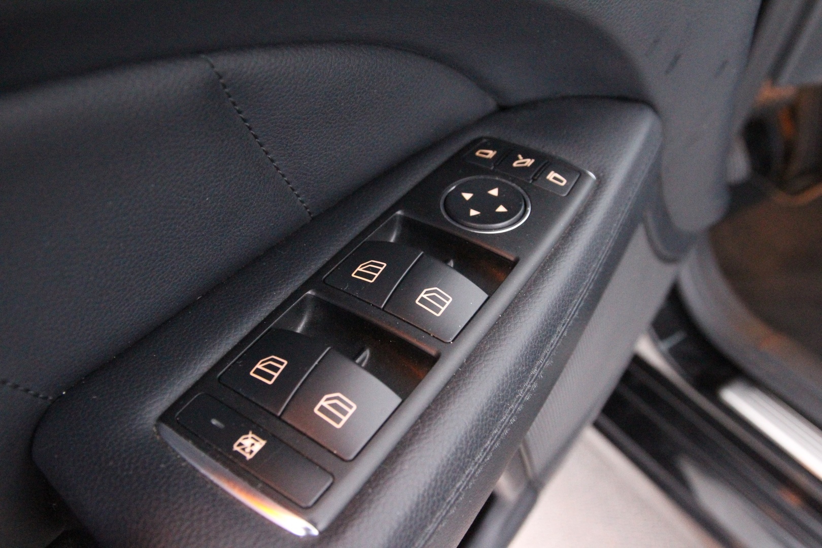 MERCEDES-BENZ CLS 2012