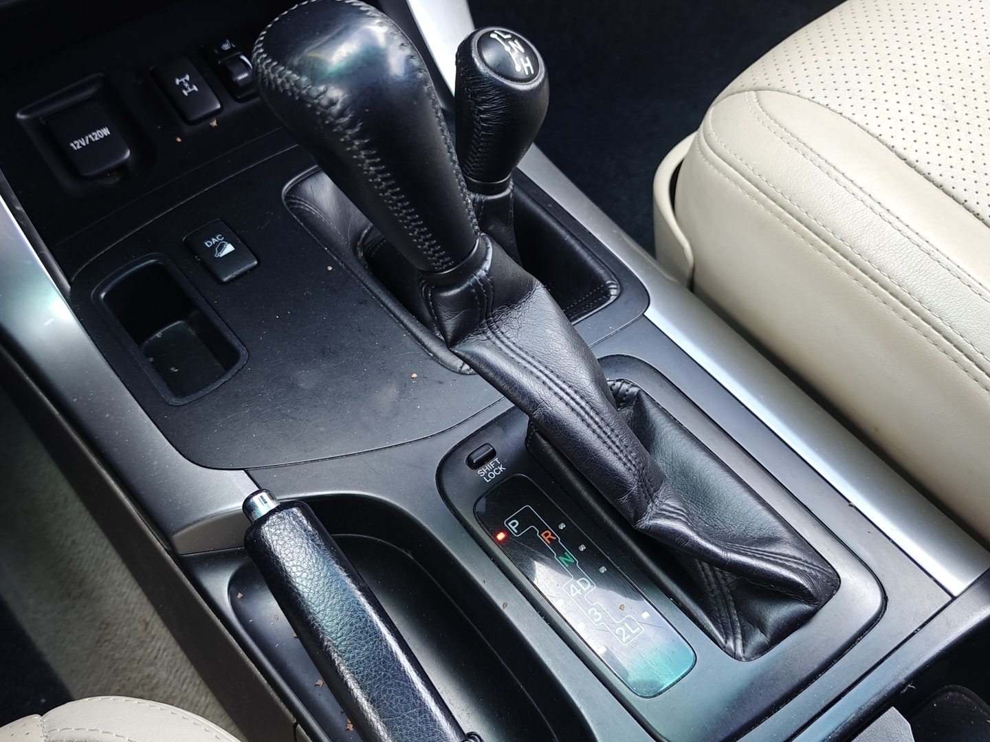 TOYOTA Land Cruiser 2006