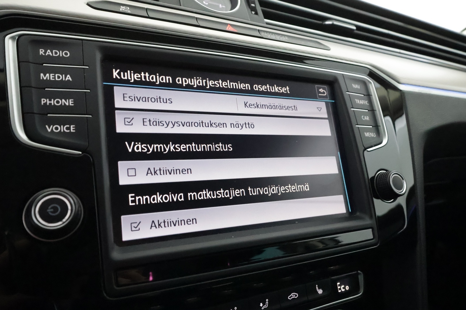 VOLKSWAGEN Passat 2016