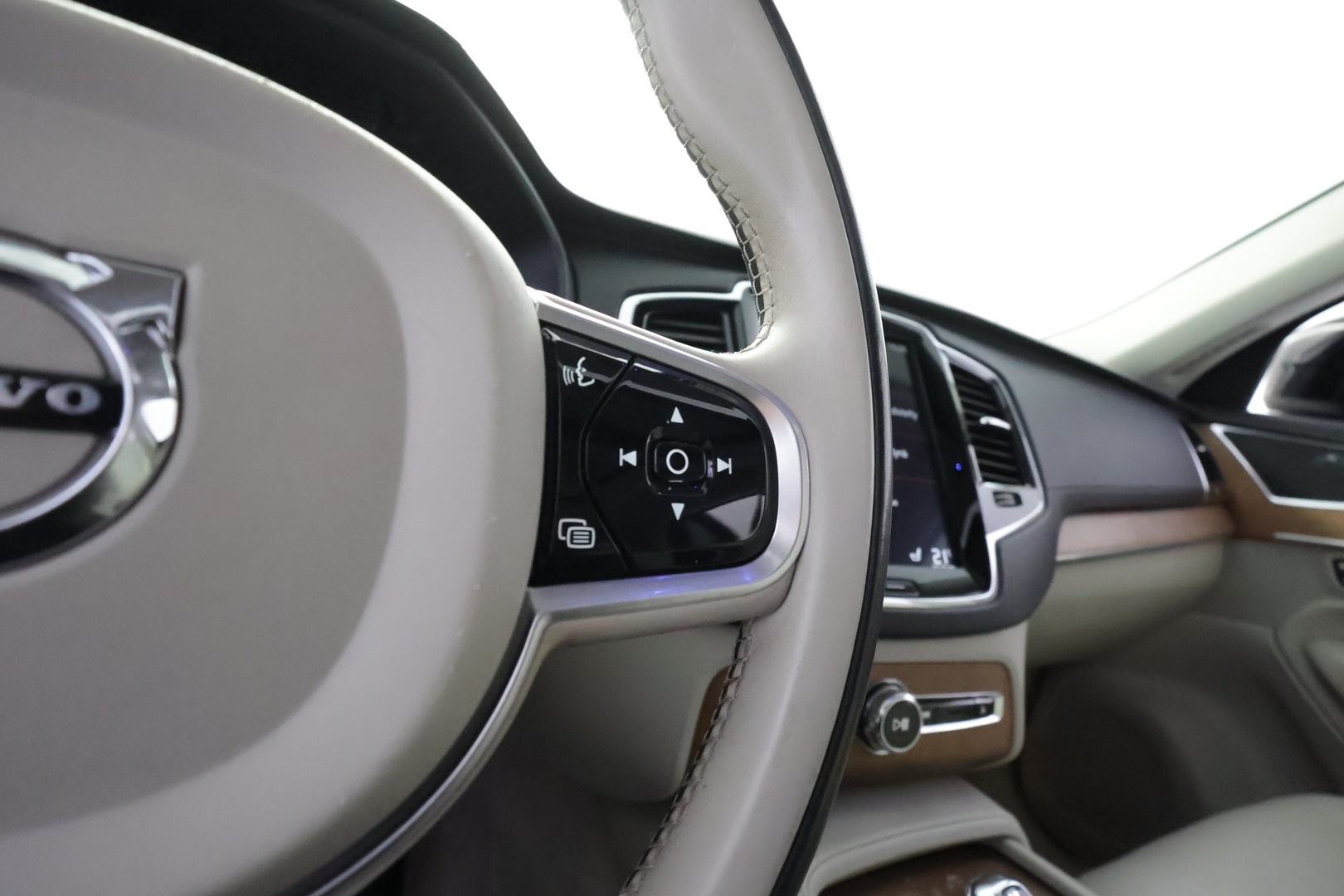 VOLVO XC90 2019