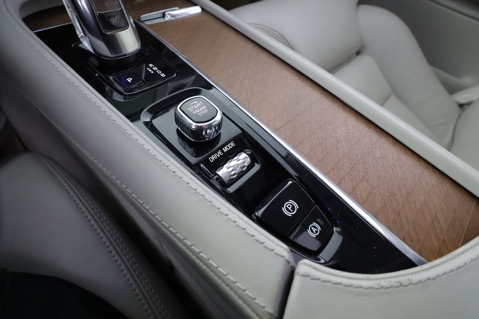 VOLVO XC90 2019