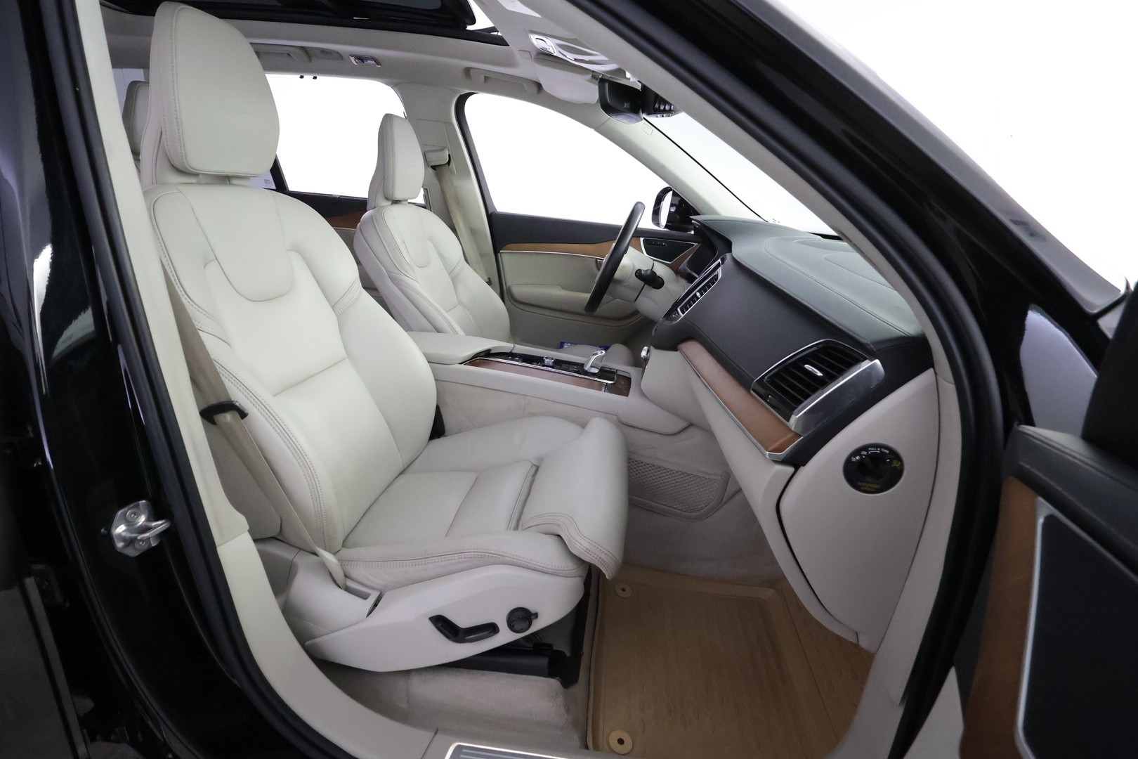 VOLVO XC90 2019