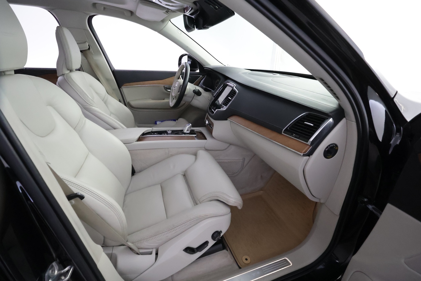VOLVO XC90 2019