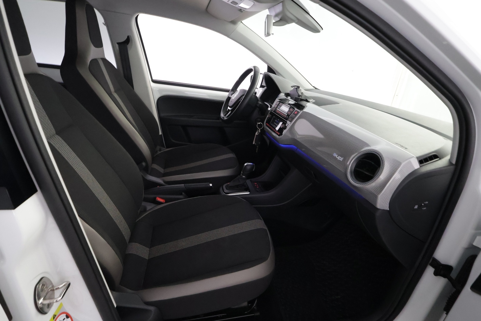 VOLKSWAGEN UP! 2018