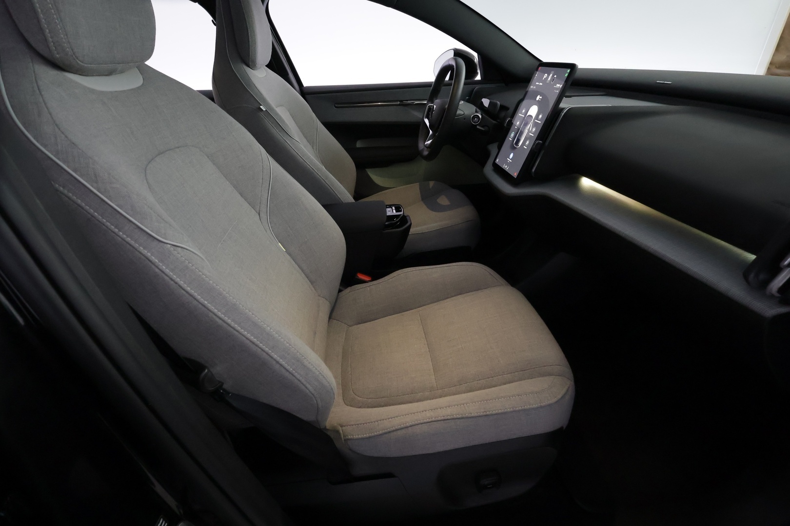 VOLVO EX30 2024