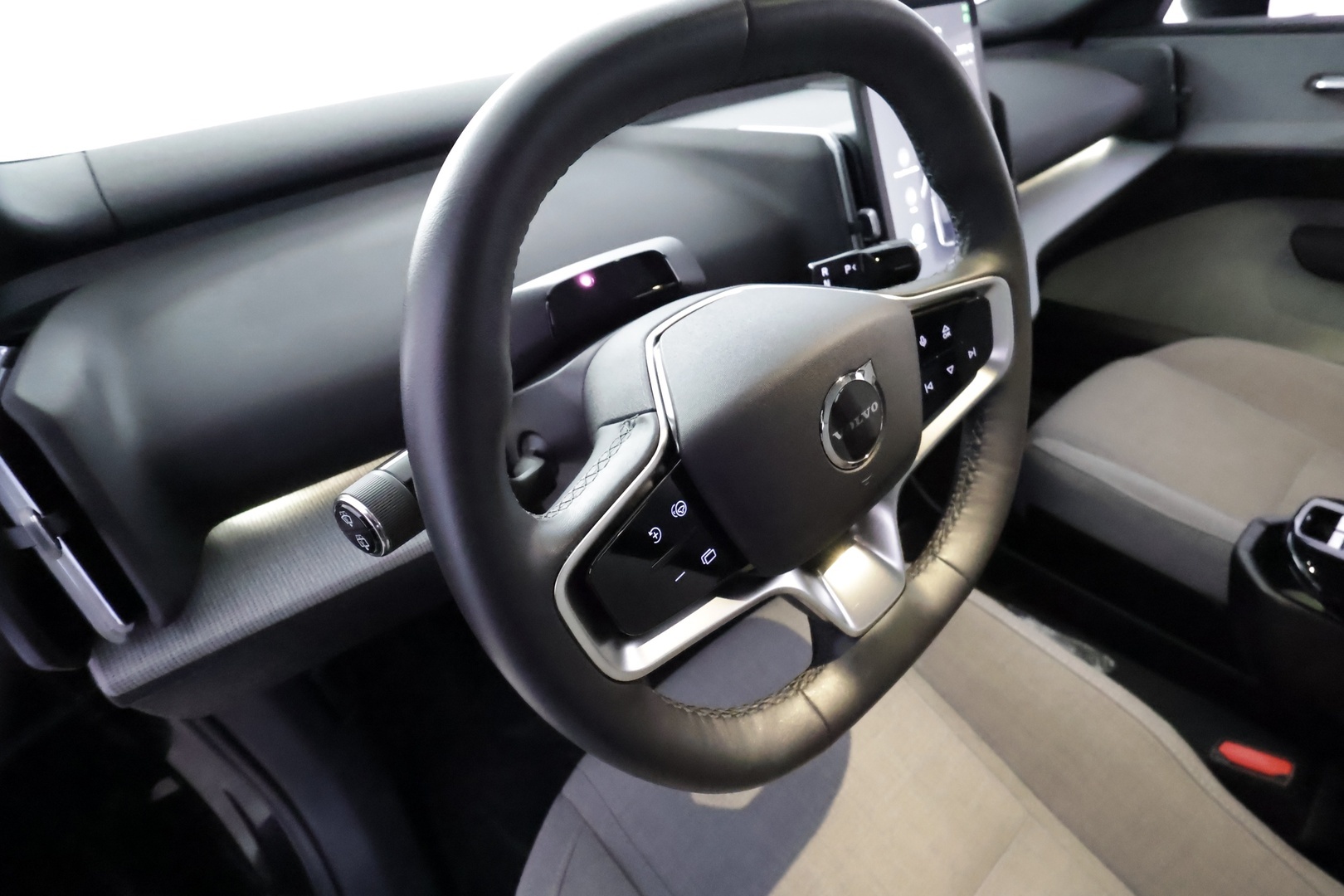 VOLVO EX30 2024