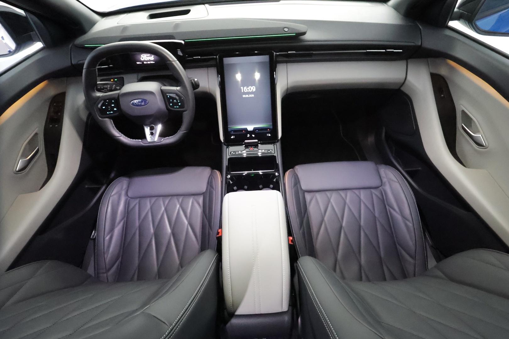 FORD CAPRI 2025