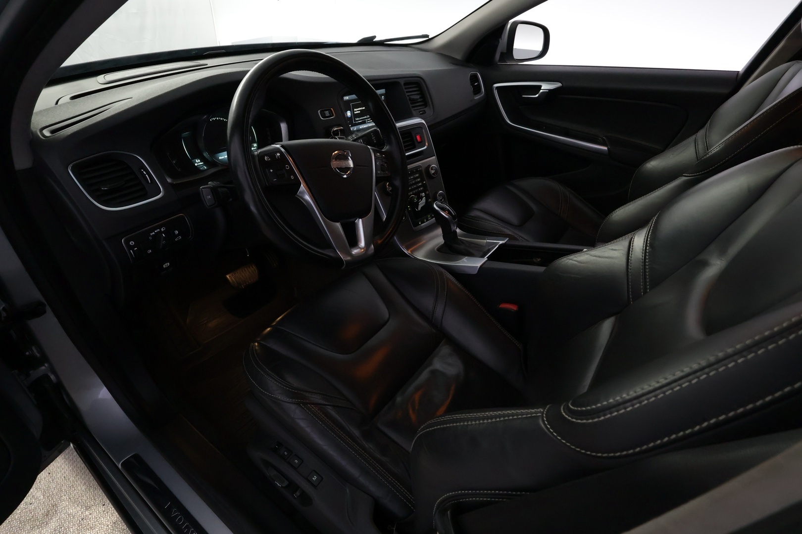 VOLVO V60 2014