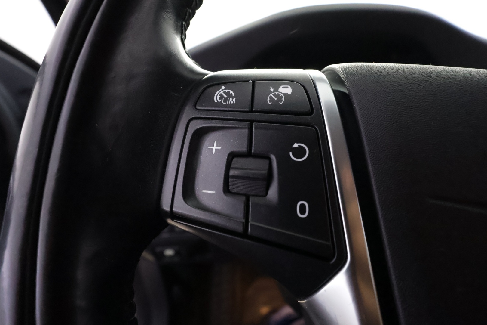 VOLVO V60 2014