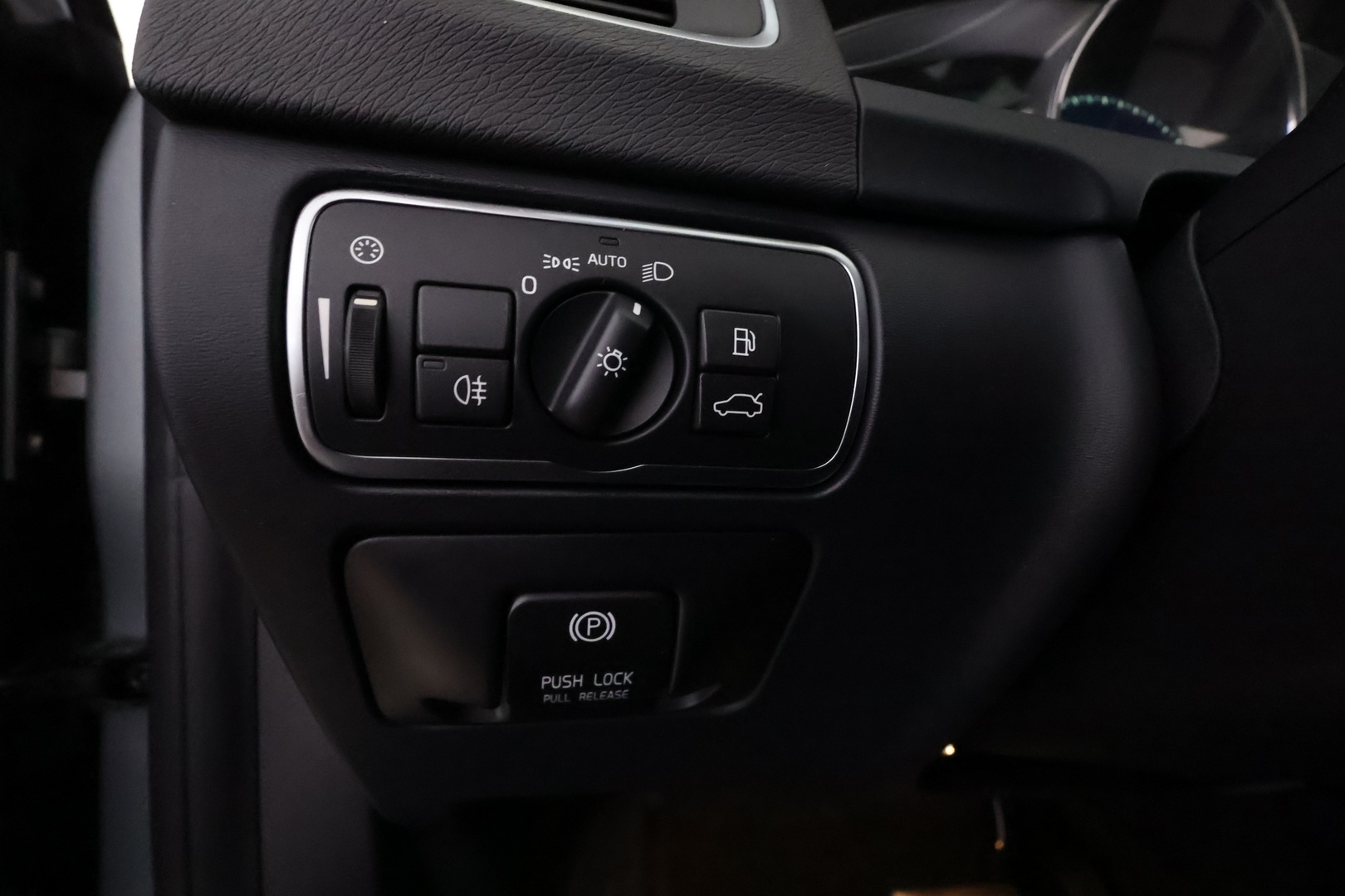 VOLVO V60 2014