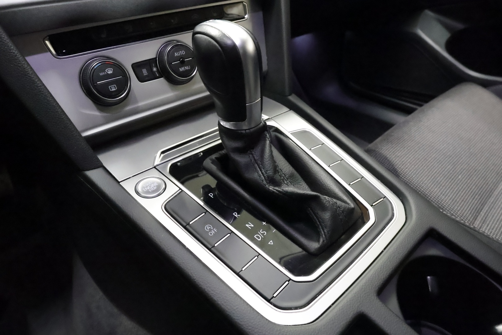 VOLKSWAGEN Passat 2018