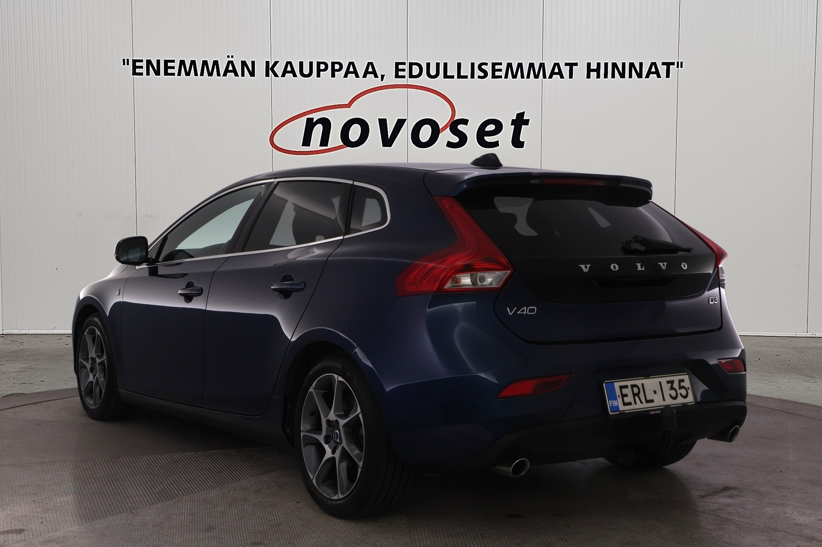 VOLVO V40 2015
